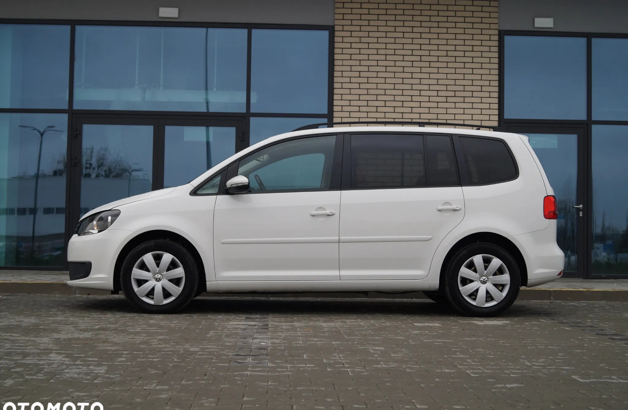 Volkswagen Touran cena 28400 przebieg: 239000, rok produkcji 2012 z Myślibórz małe 742